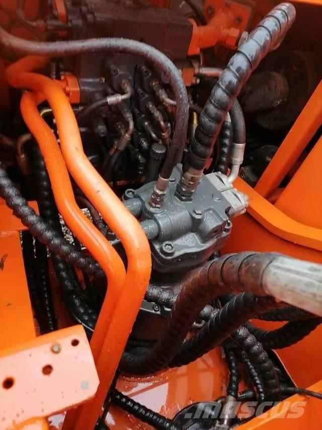 Doosan 225 LC-9 Гусеничные экскаваторы