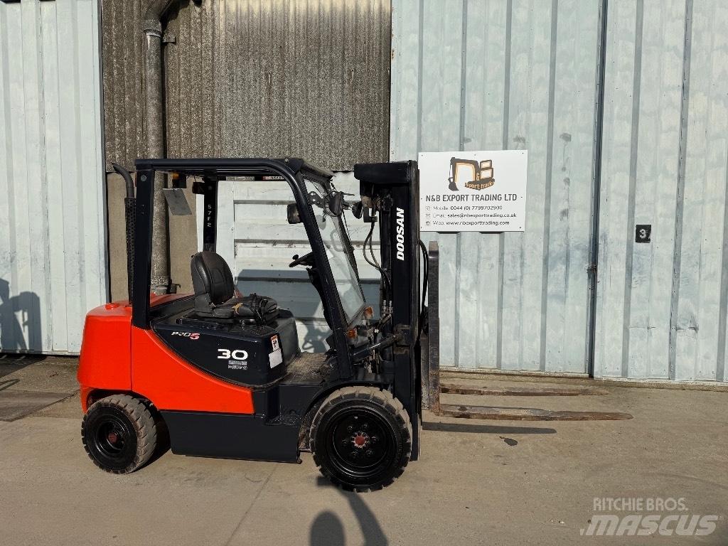 Doosan D 30 Дизельные погрузчики