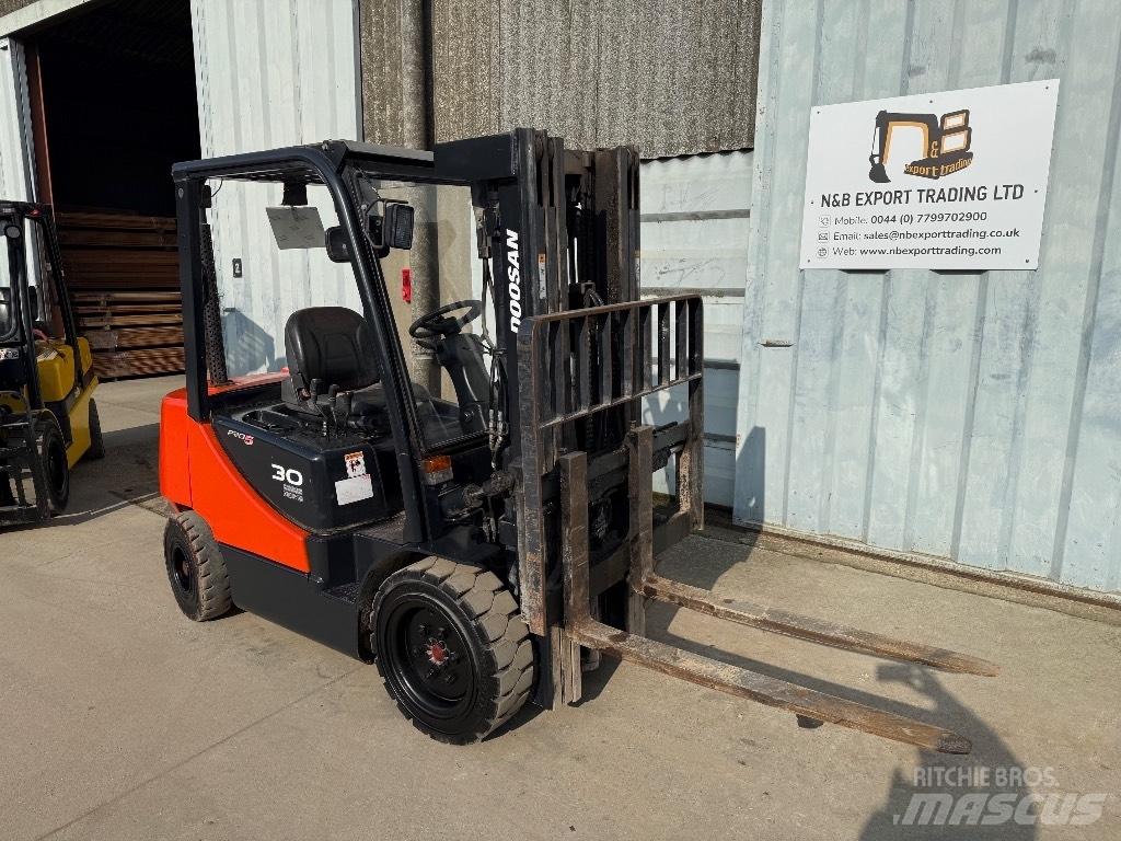 Doosan D 30 Дизельные погрузчики