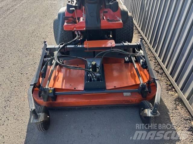 Kubota F 3090 Самоходные газонокосилки