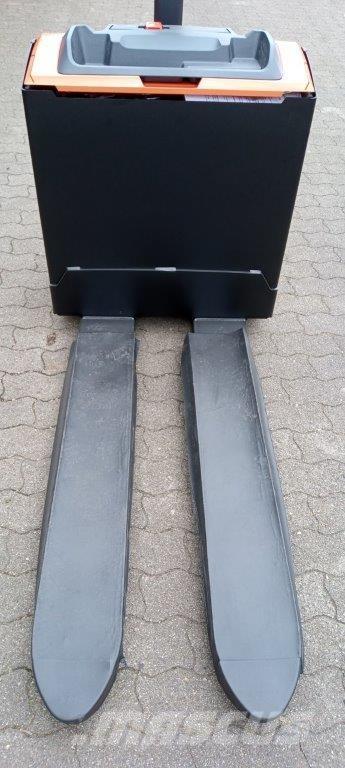 Toyota LWE 200 Ручные штабелёры с электроподъёмом