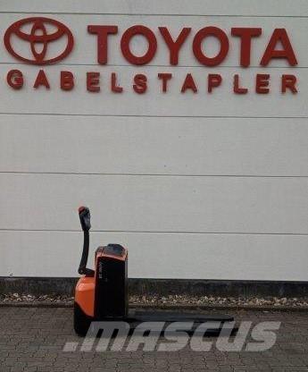 Toyota LWE 200 Ручные штабелёры с электроподъёмом