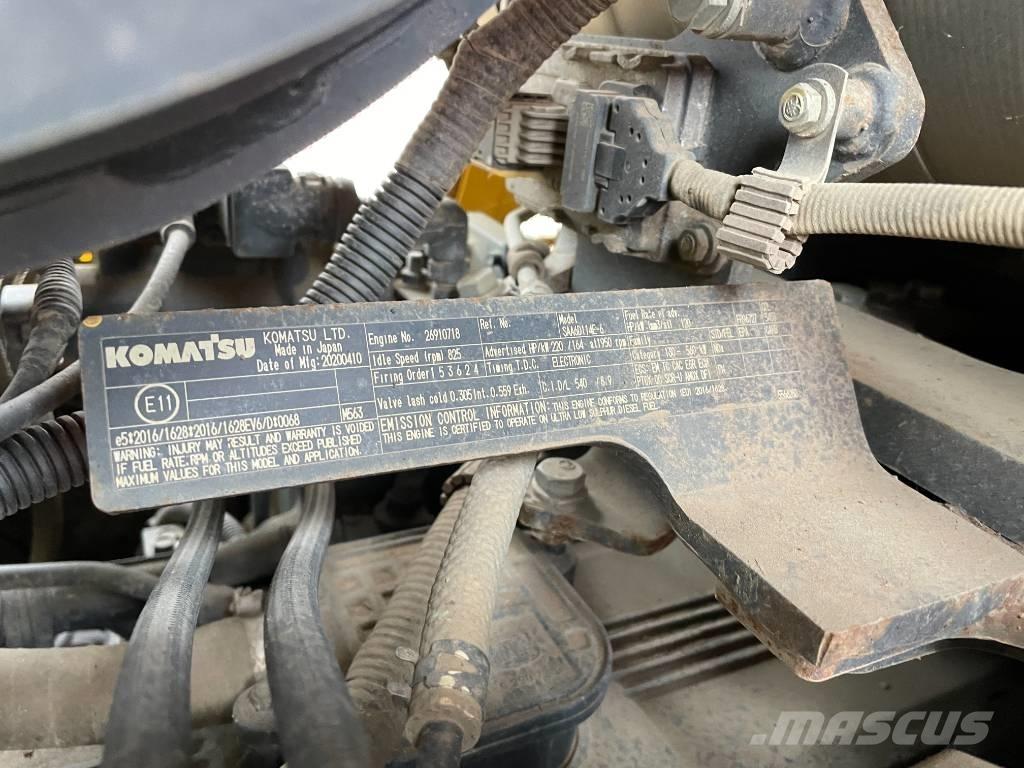 Komatsu D 65 PX-18E0 Гусеничные бульдозеры