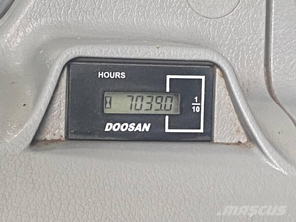 Doosan DX 300 LC-5 Гусеничные экскаваторы