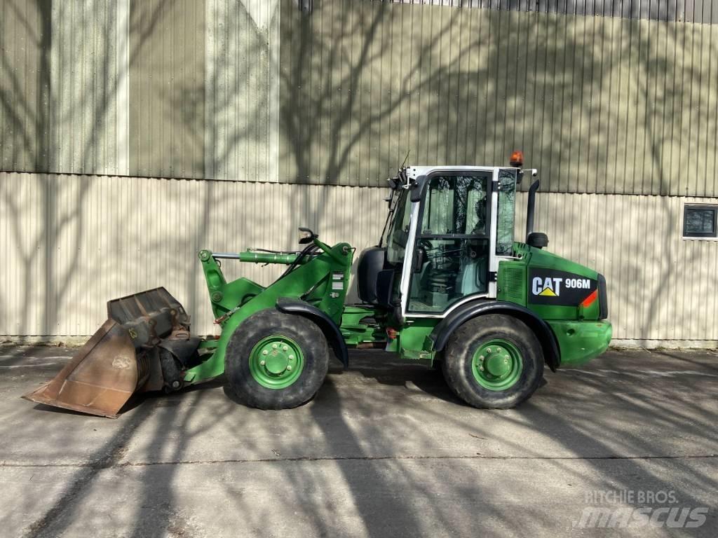 CAT 906M Фронтальные погрузчики