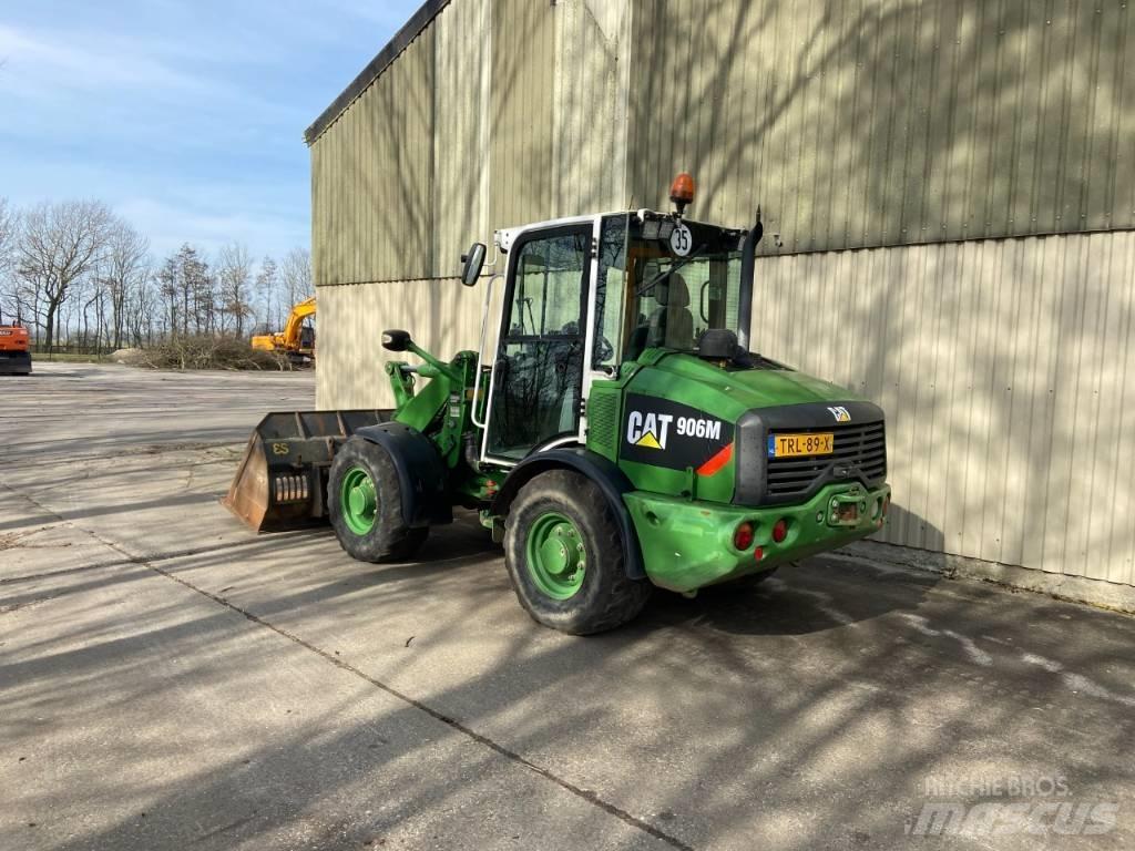 CAT 906M Фронтальные погрузчики