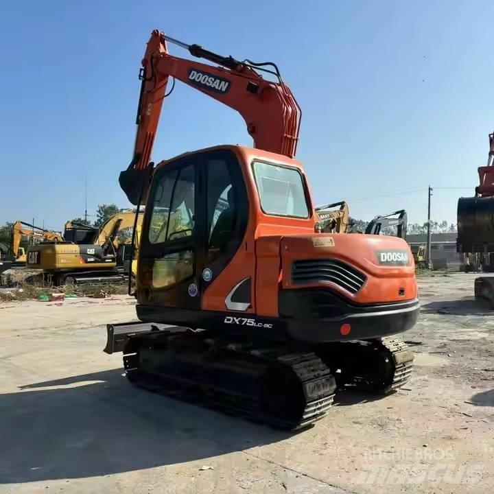 Doosan DX75-9C Малые экскаваторы 7т-12т