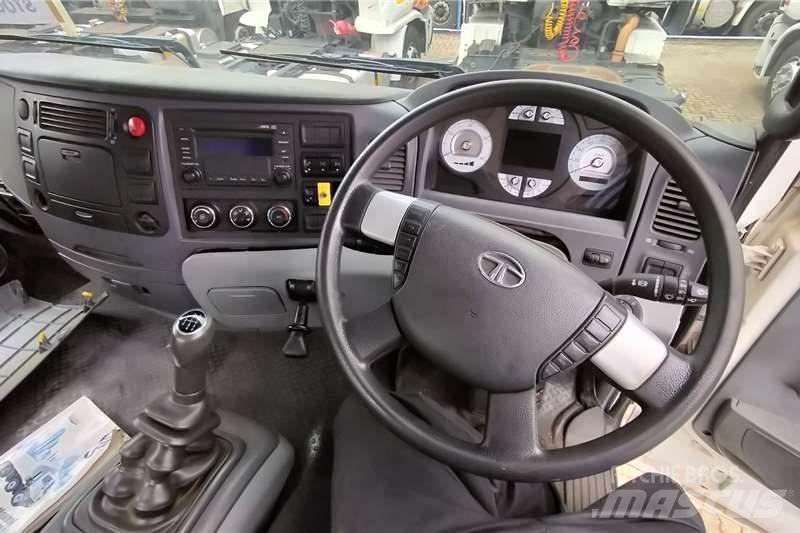 Tata PRIMA 3338K Специальные грузовики