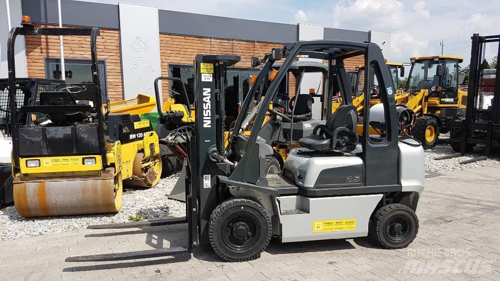 Nissan U1D2A25LQ Газовые погрузчики