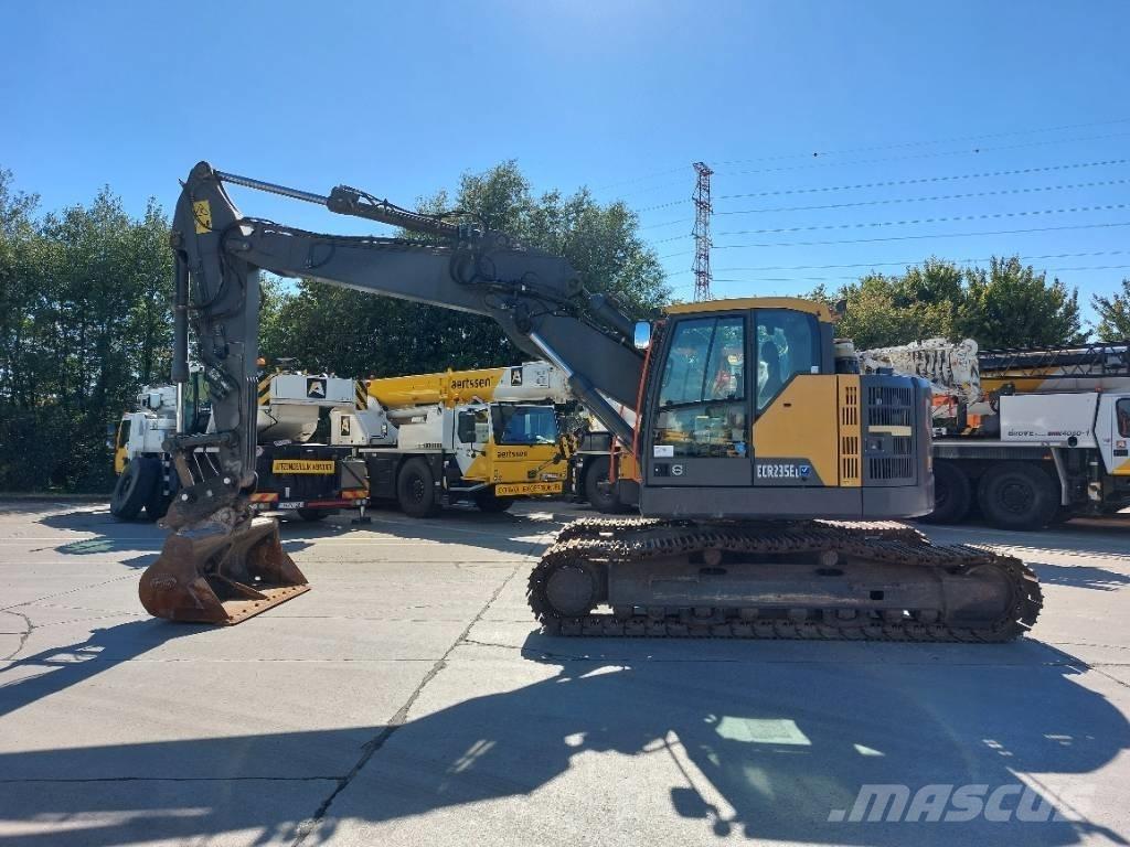 Volvo ECR 235 E Гусеничные экскаваторы