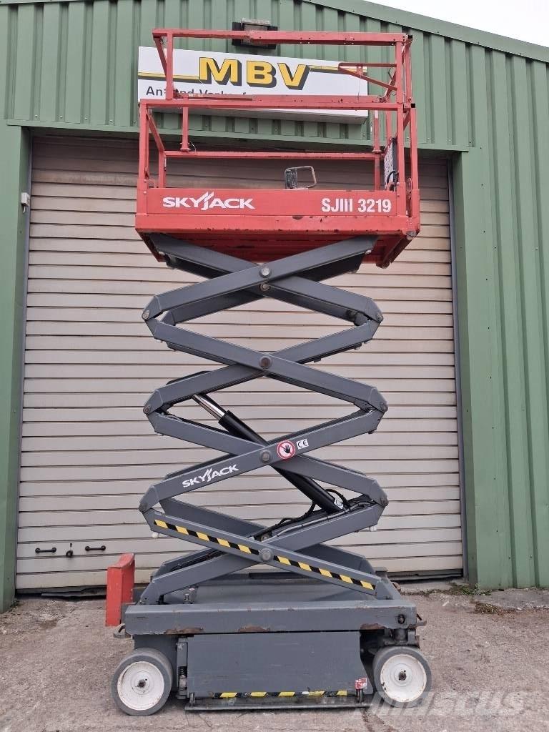 SkyJack SJ III 3219 Ножничные подъемники