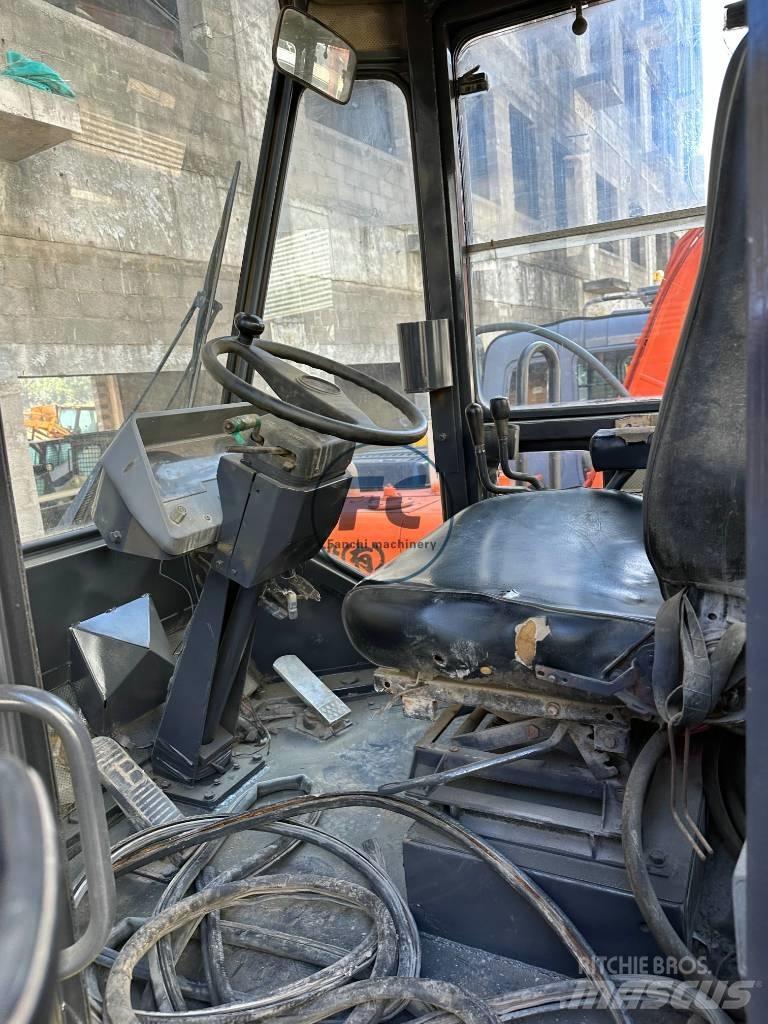 Komatsu WA 320 Фронтальные погрузчики