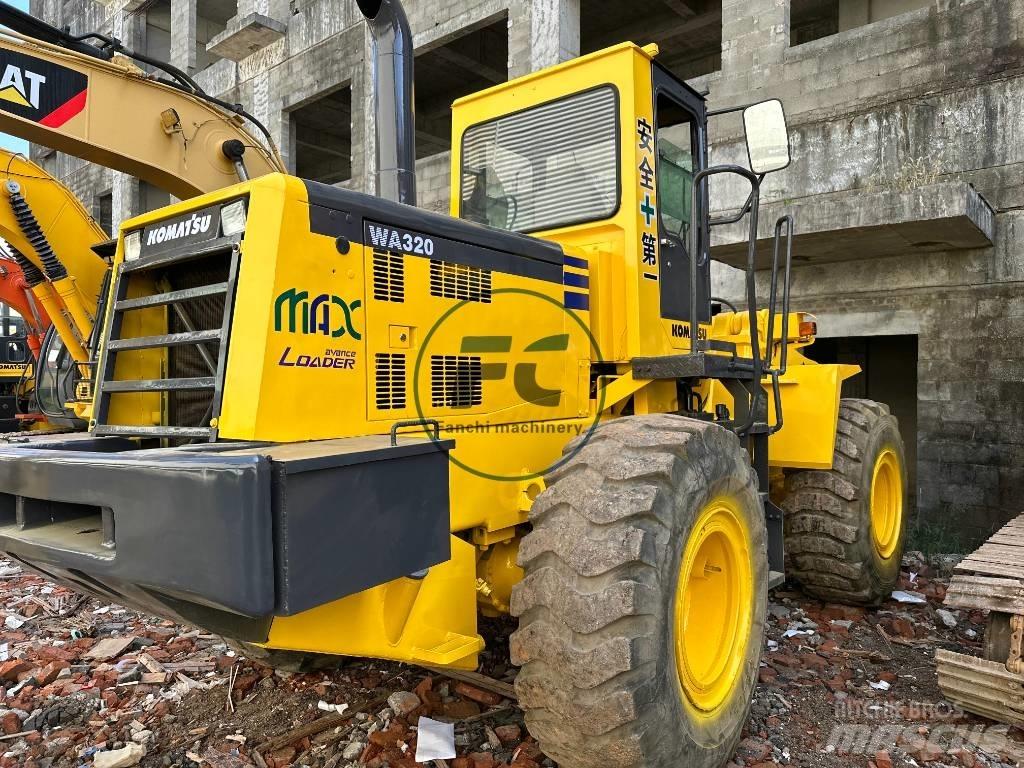 Komatsu WA 320 Фронтальные погрузчики