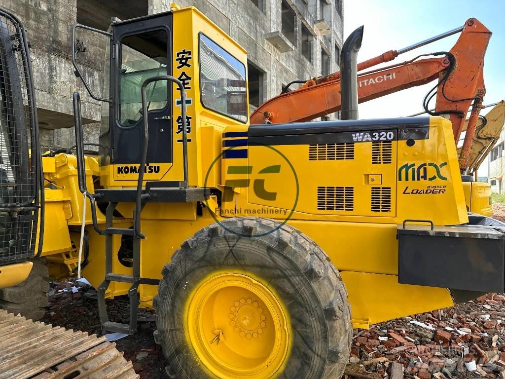 Komatsu WA 320 Фронтальные погрузчики