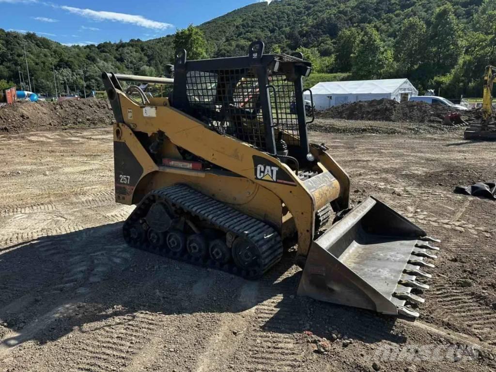 CAT 257 Гусеничные фронтальные погрузчики