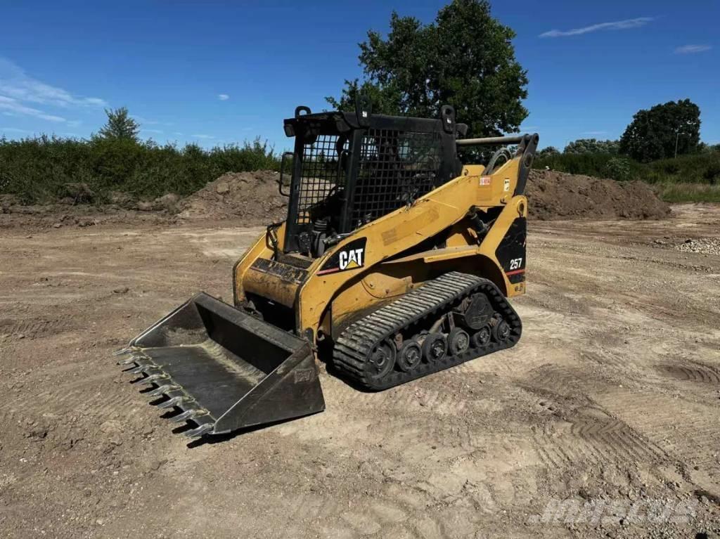 CAT 257 Гусеничные фронтальные погрузчики