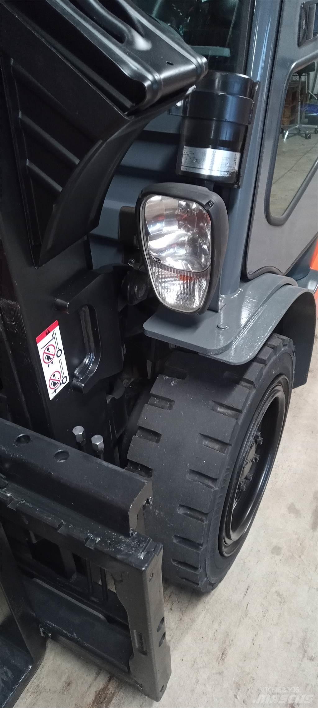 Toyota 02-8FGF30 Газовые погрузчики