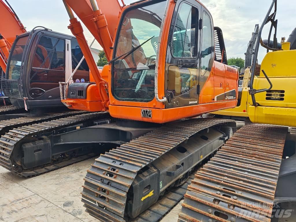 Doosan DX 225 LC Гусеничные экскаваторы