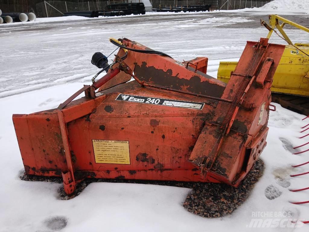 Esko LL 240 Снегоуборщики