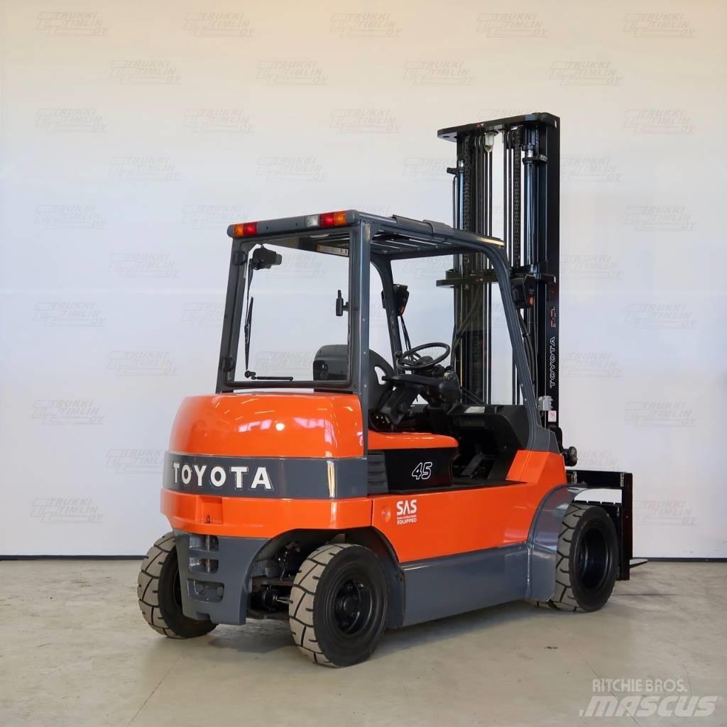 Toyota 7FBMF45 Электропогрузчики