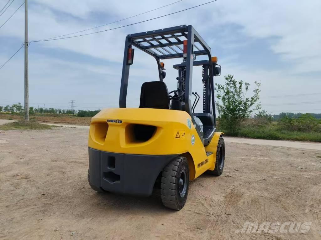 Komatsu 30 Дизельные погрузчики