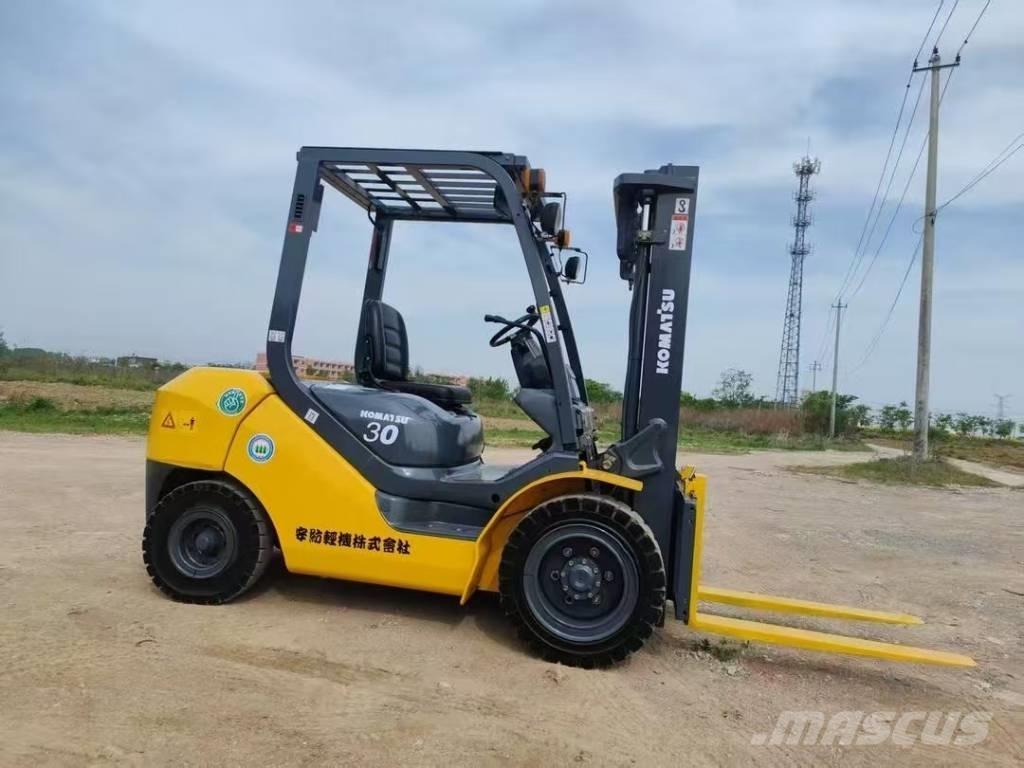 Komatsu 30 Дизельные погрузчики