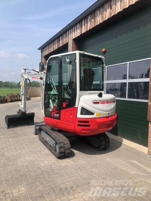 Takeuchi TB230 Мини-экскаваторы