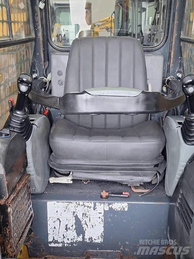 Komatsu CK35 Малые погрузчики