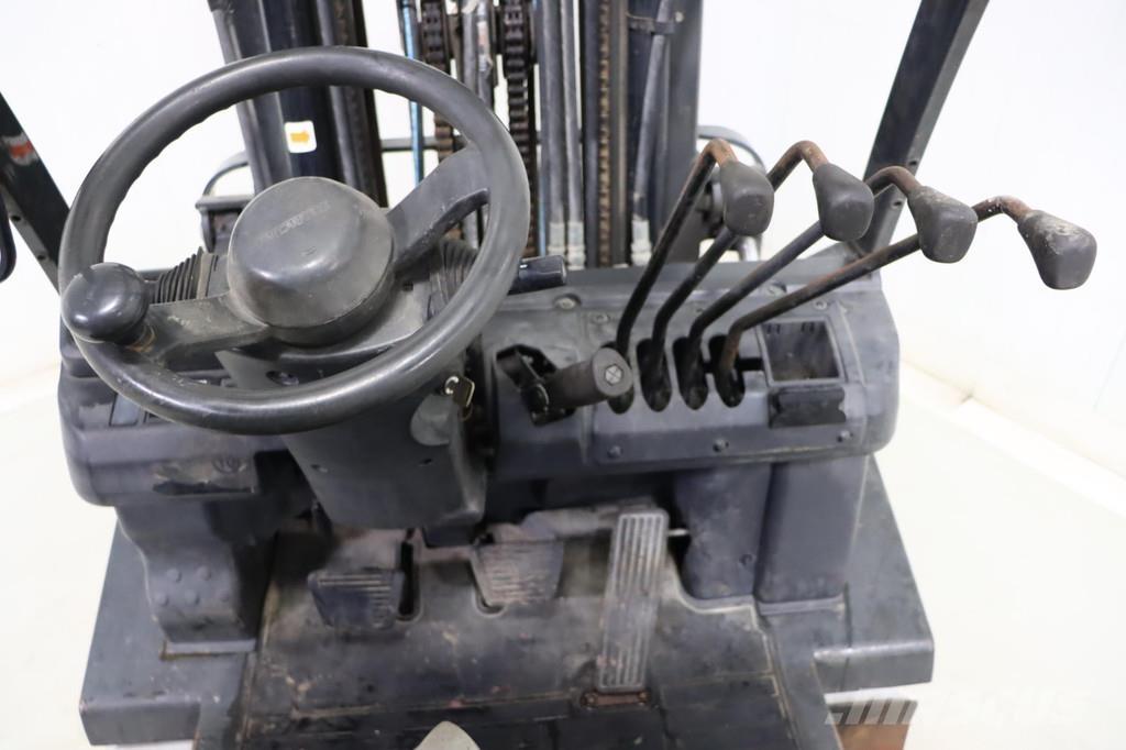 Nissan U1D2A20LQ Газовые погрузчики