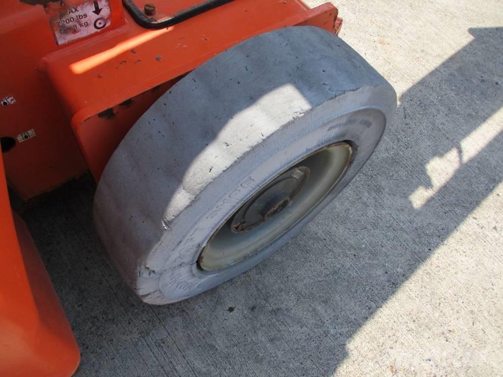 JLG E 400 AJPN (146) Компактные самоходные стреловые подъемники