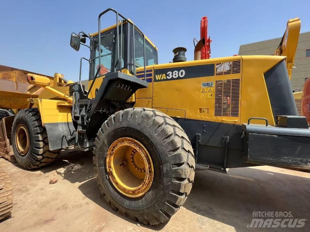 Komatsu WA 380 Фронтальные погрузчики