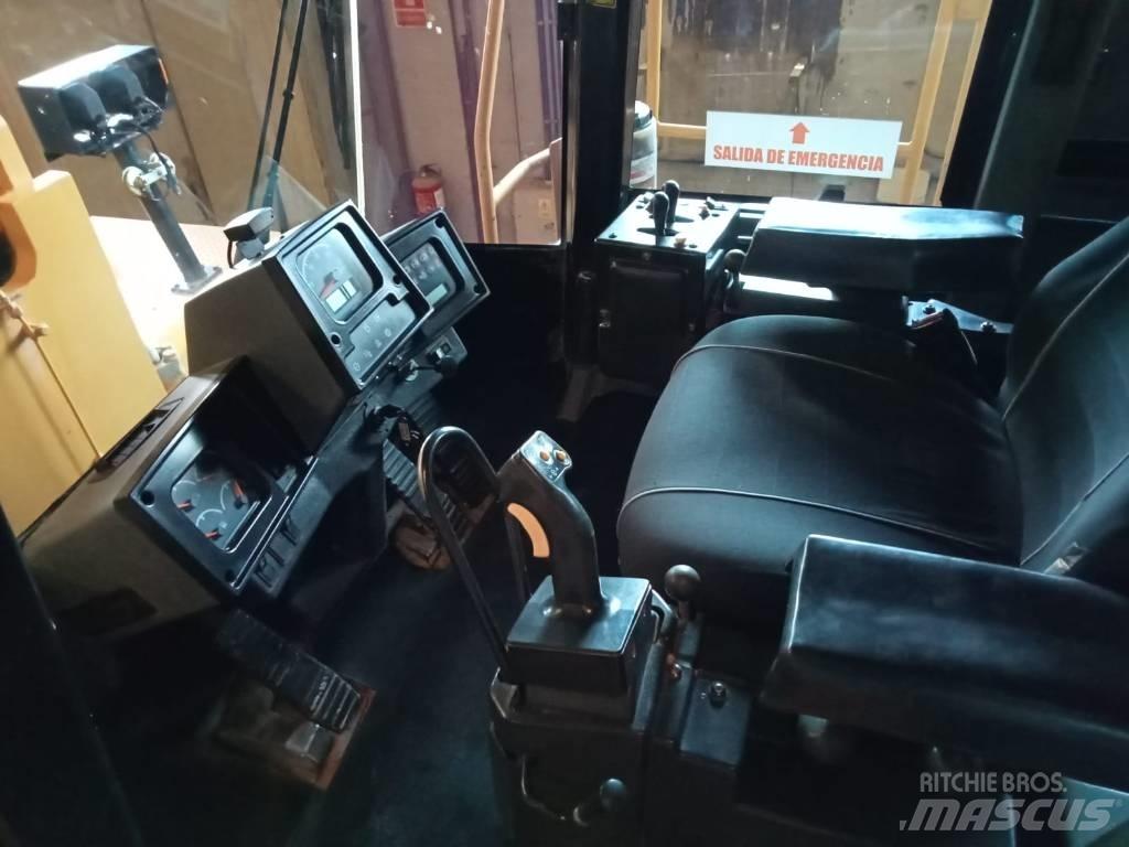 CAT 988H Малые погрузчики