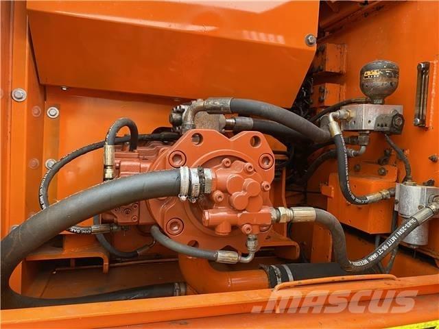 Doosan DH220LC-7 Гусеничные экскаваторы