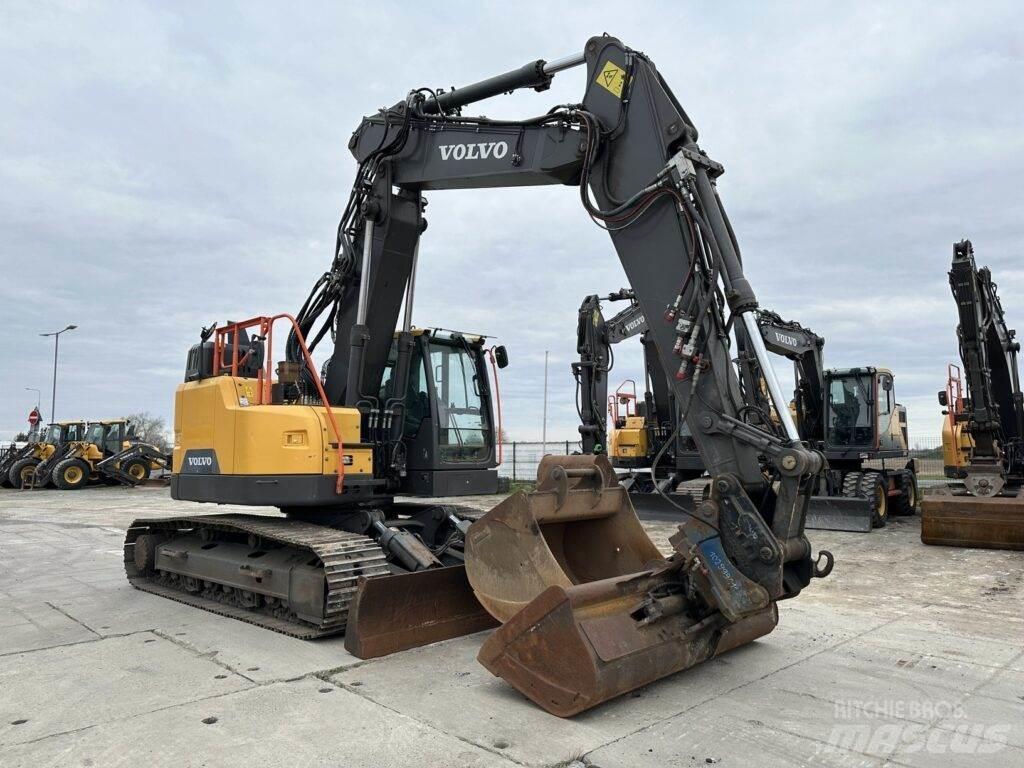 Volvo ECR235EL Гусеничные экскаваторы