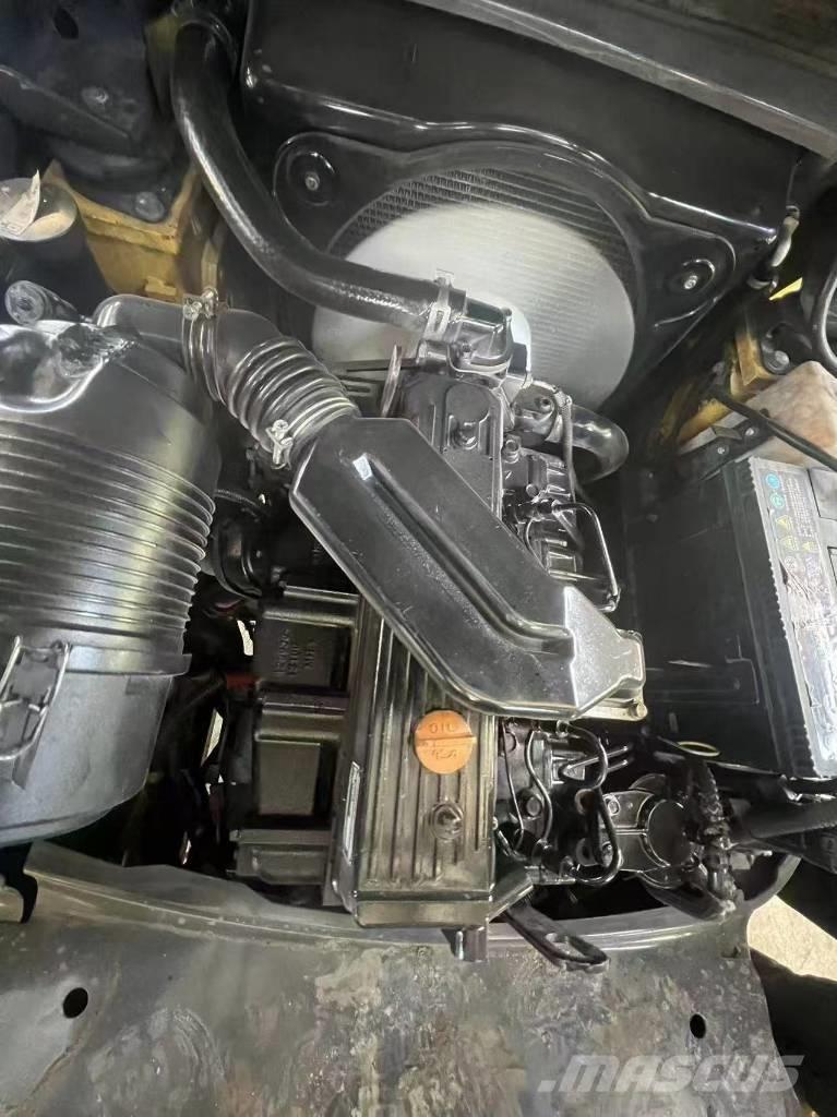 Komatsu FD 30 T-17 Дизельные погрузчики