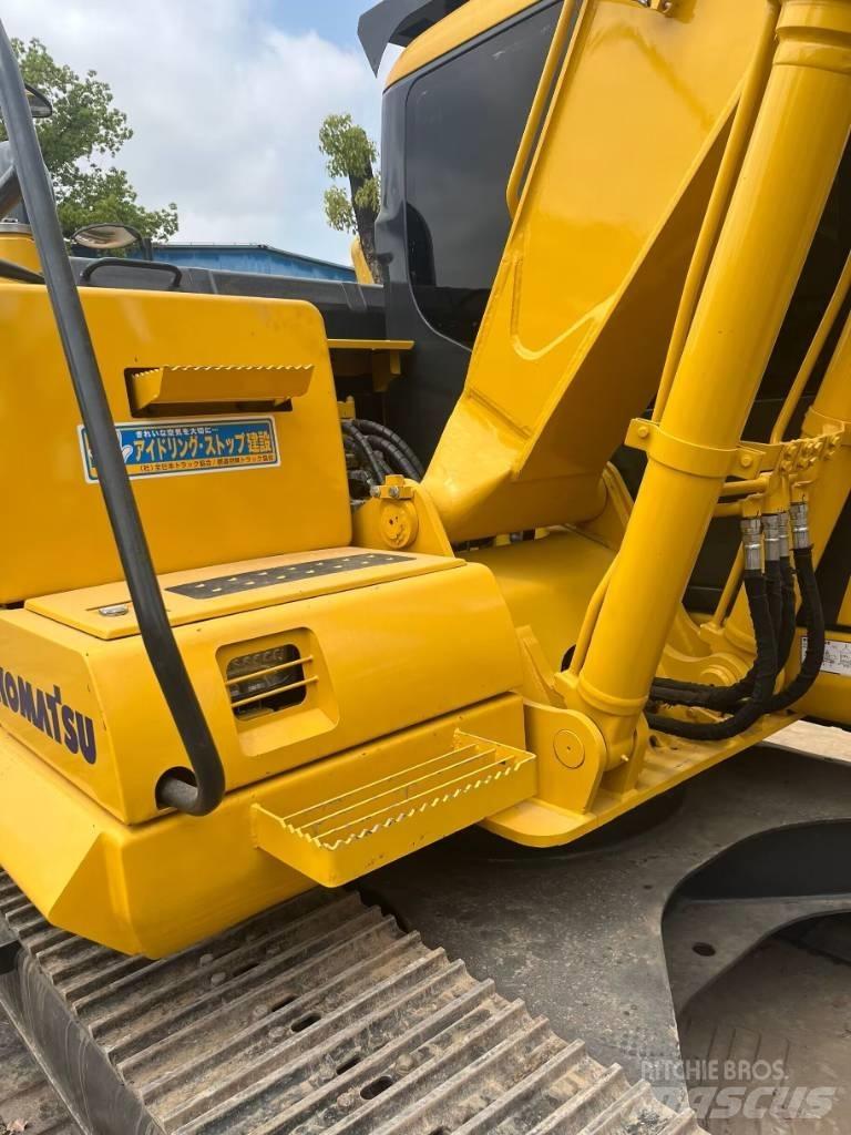 Komatsu PC130 Гусеничные экскаваторы