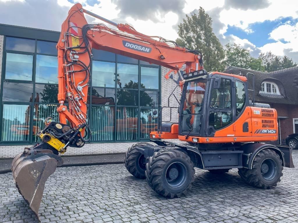 Doosan DX 140 W-3 Колёсные экскаваторы