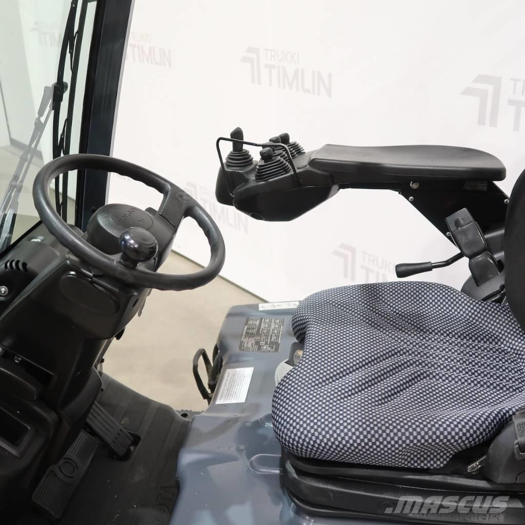 Toyota 8FBM20T Электропогрузчики