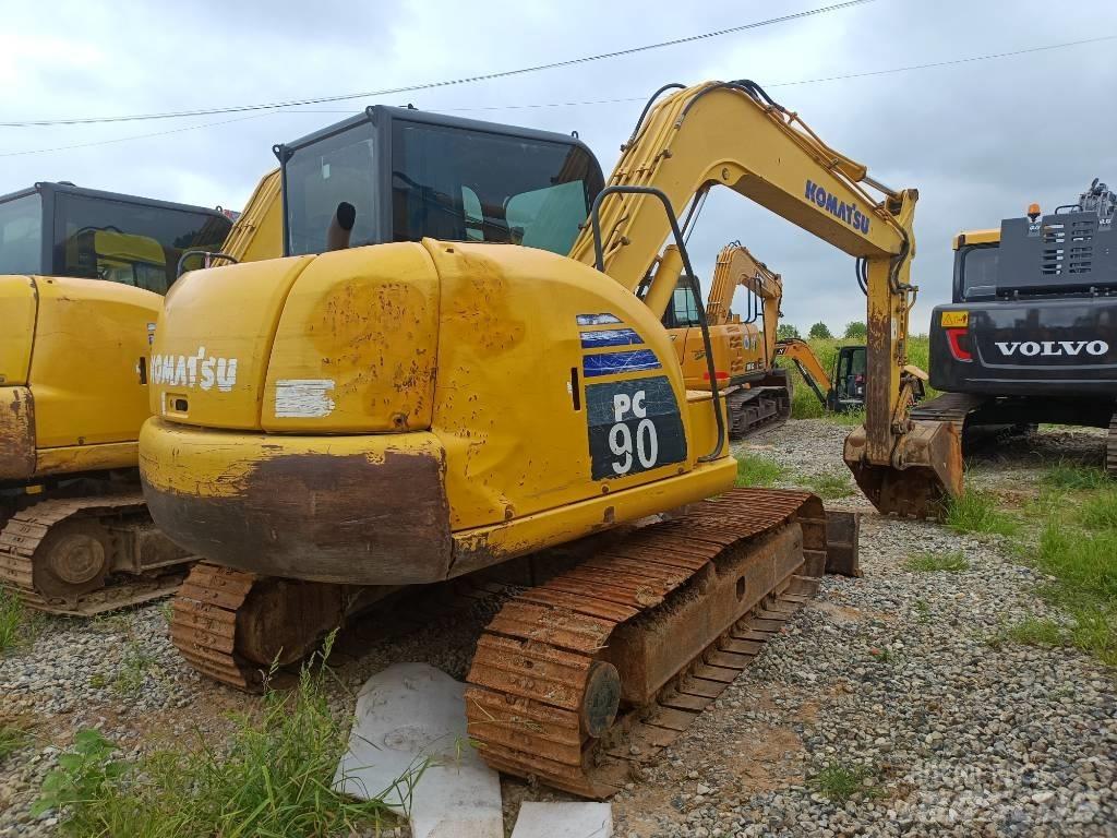 Komatsu PC 90 Гусеничные экскаваторы