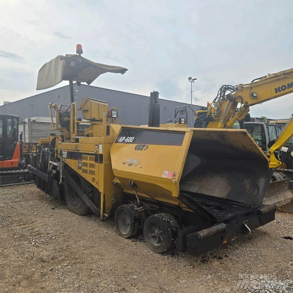 CAT AP600 Асфальтоукладчики