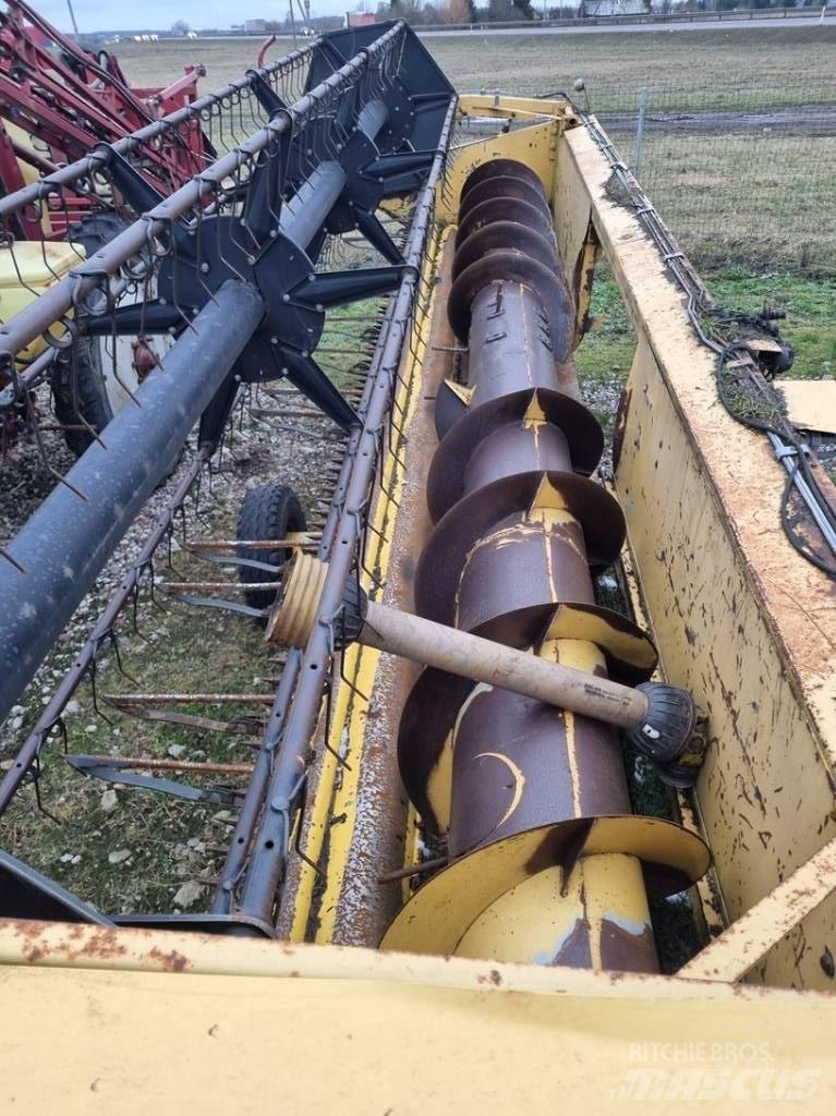 New Holland TX 36 Зерноуборочные комбайны
