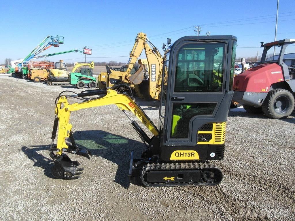 AGT QH13R Мини-экскаваторы