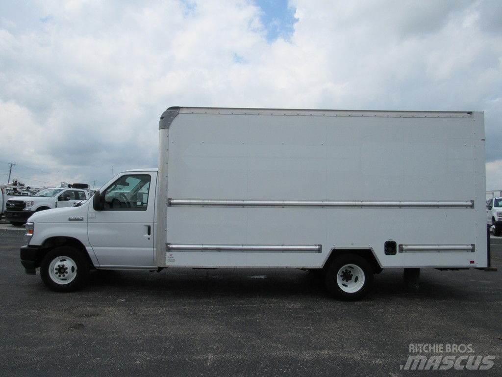 Ford E-350 Грузовики-Фургоны