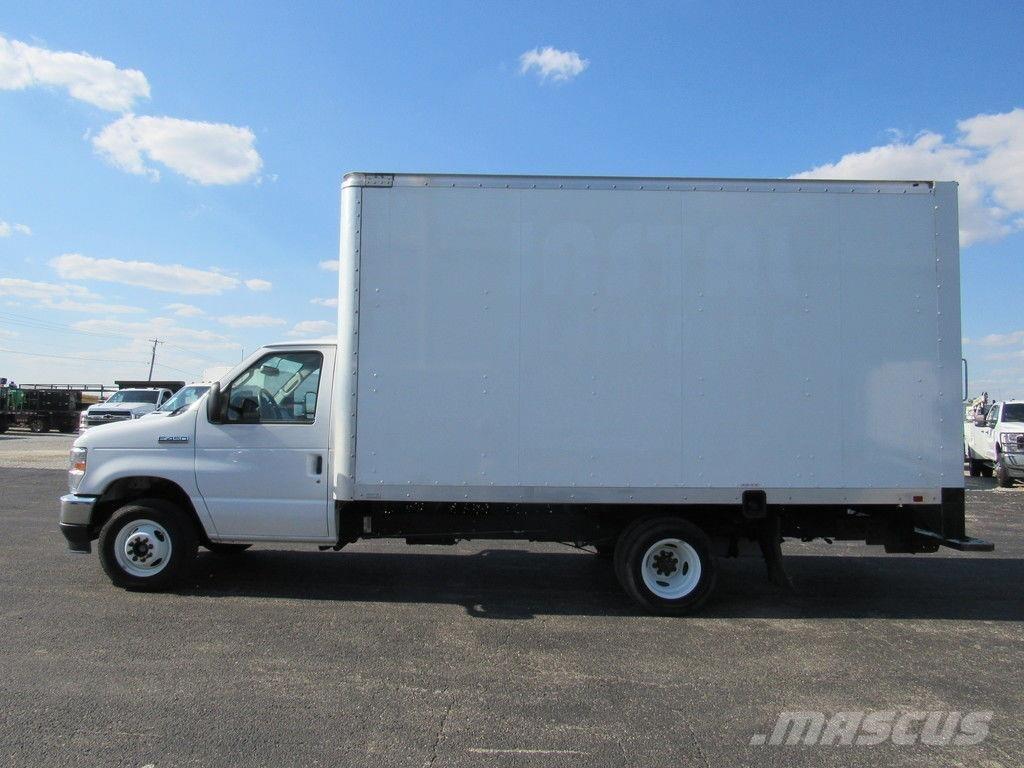 Ford E-450 Грузовики-Фургоны