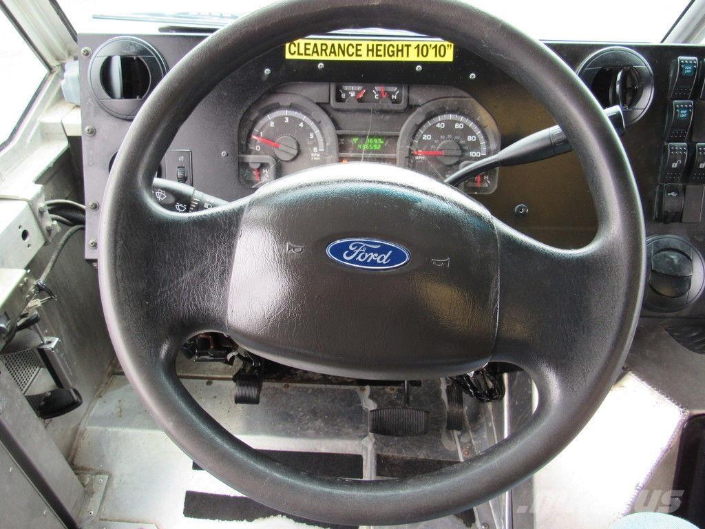 Ford E-450 Грузовики-Фургоны