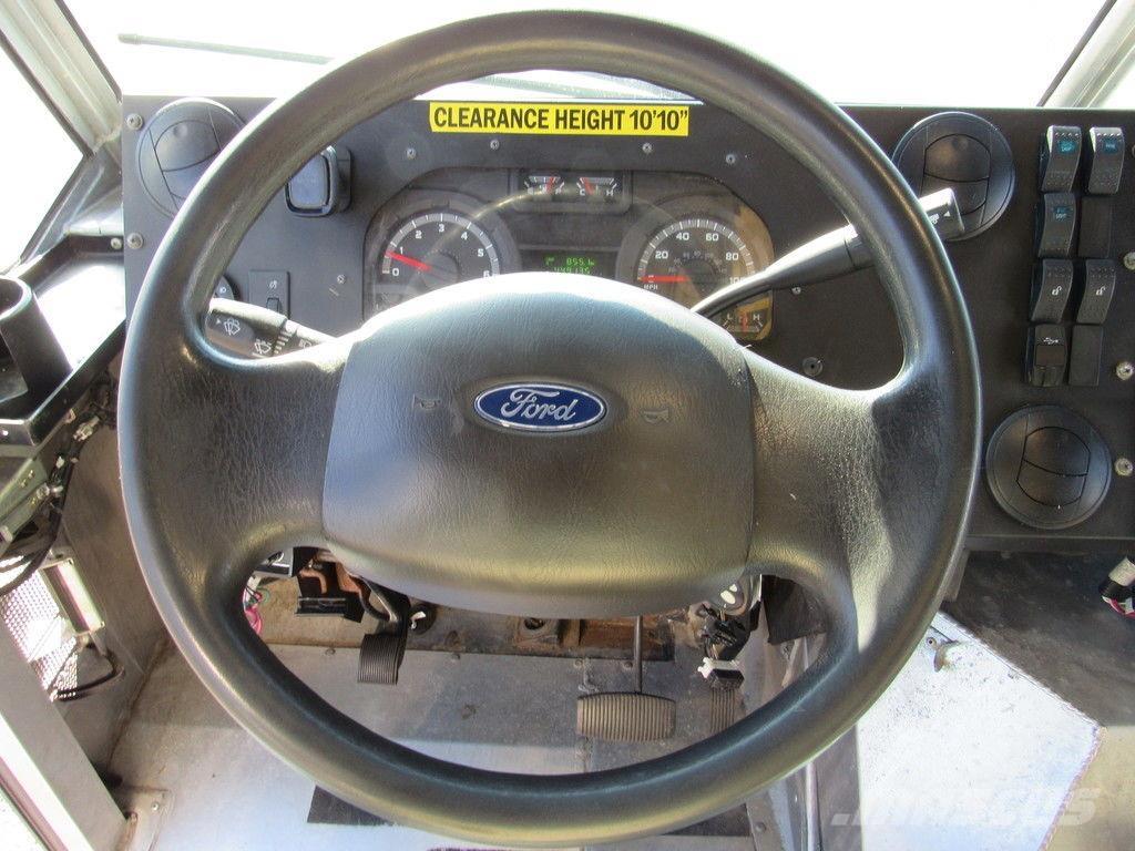 Ford E-450 Грузовики-Фургоны