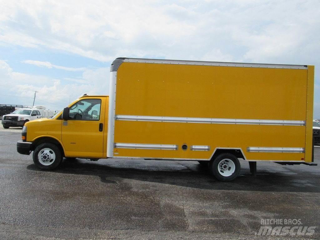 GMC Savana 3500 Грузовики-Фургоны