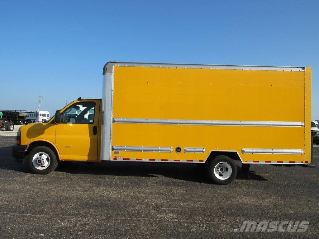GMC Savana 3500 Грузовики-Фургоны