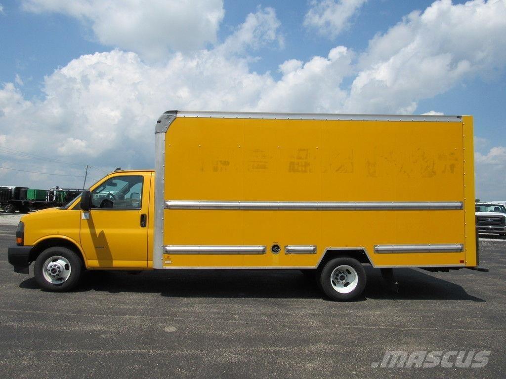 GMC Savana 3500 Грузовики-Фургоны