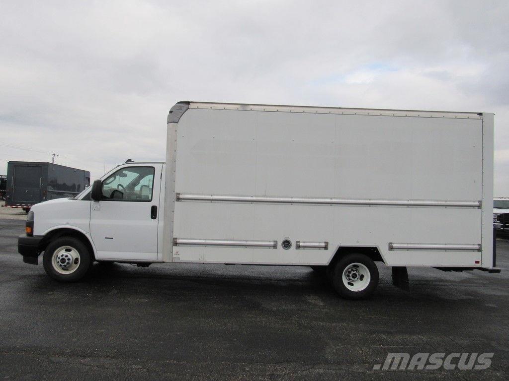 GMC Savana 3500 Грузовики-Фургоны